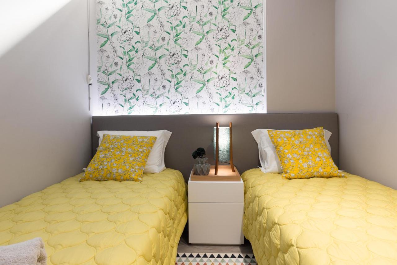 Charming Luxurious Flat With Garage By Host Wise Apartman Porto Kültér fotó