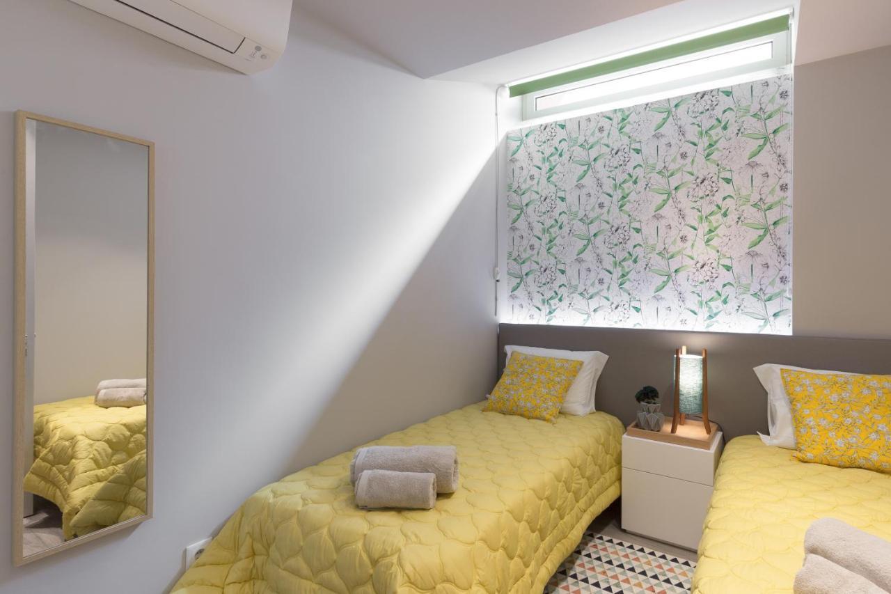 Charming Luxurious Flat With Garage By Host Wise Apartman Porto Kültér fotó
