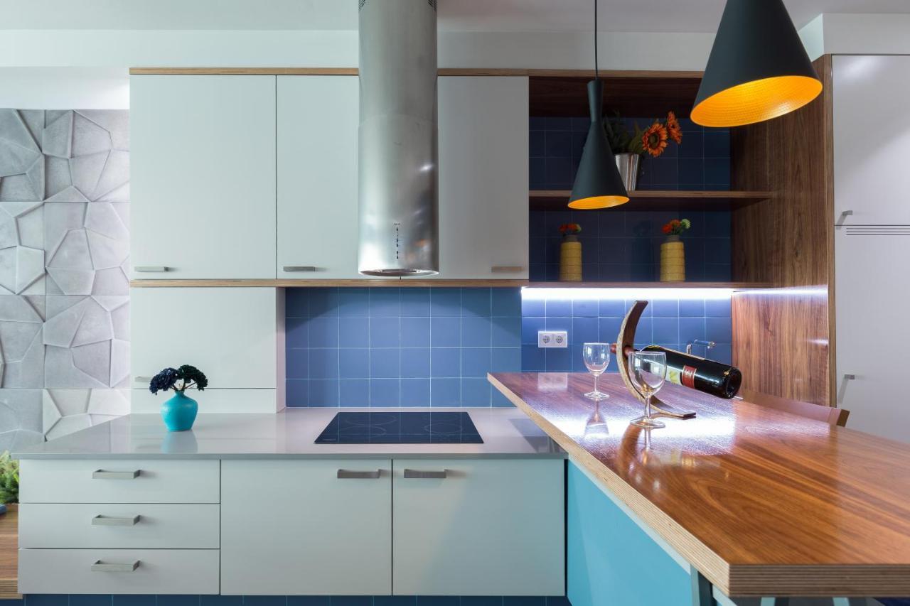 Charming Luxurious Flat With Garage By Host Wise Apartman Porto Kültér fotó