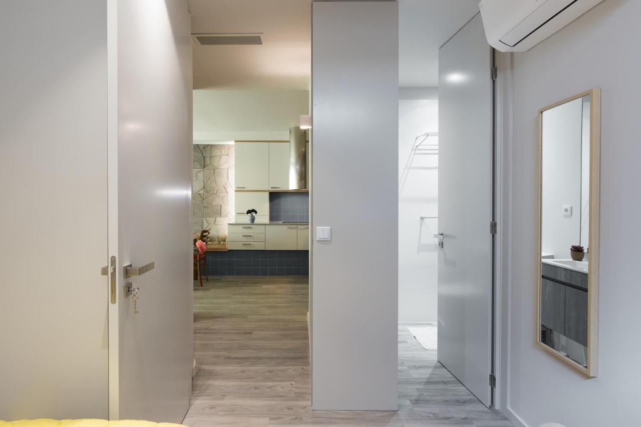 Charming Luxurious Flat With Garage By Host Wise Apartman Porto Kültér fotó