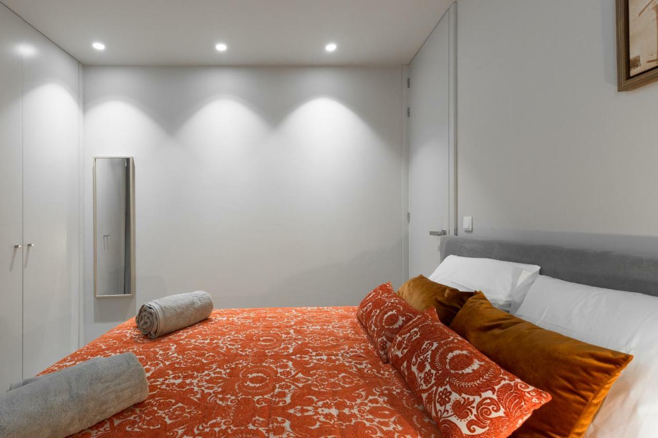 Charming Luxurious Flat With Garage By Host Wise Apartman Porto Kültér fotó