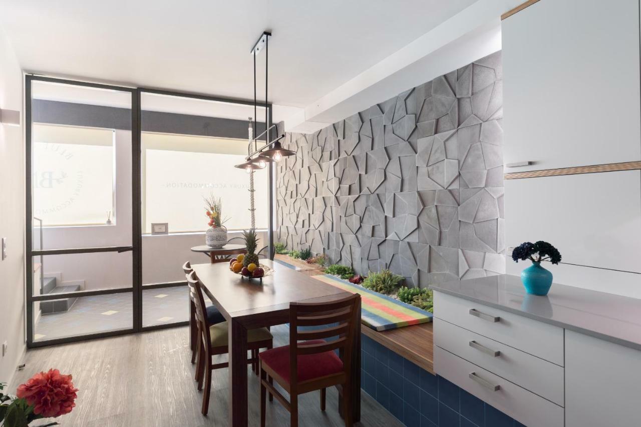 Charming Luxurious Flat With Garage By Host Wise Apartman Porto Kültér fotó