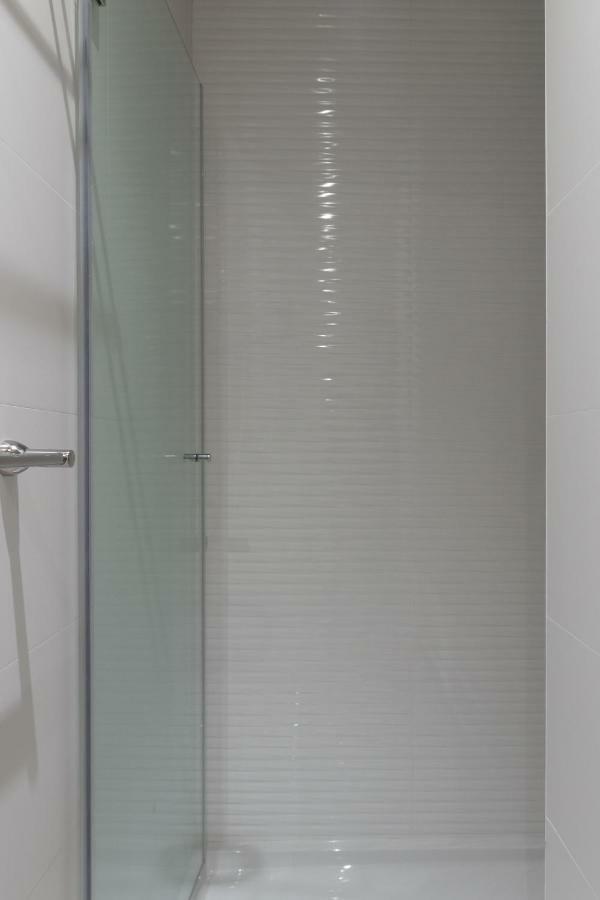 Charming Luxurious Flat With Garage By Host Wise Apartman Porto Kültér fotó