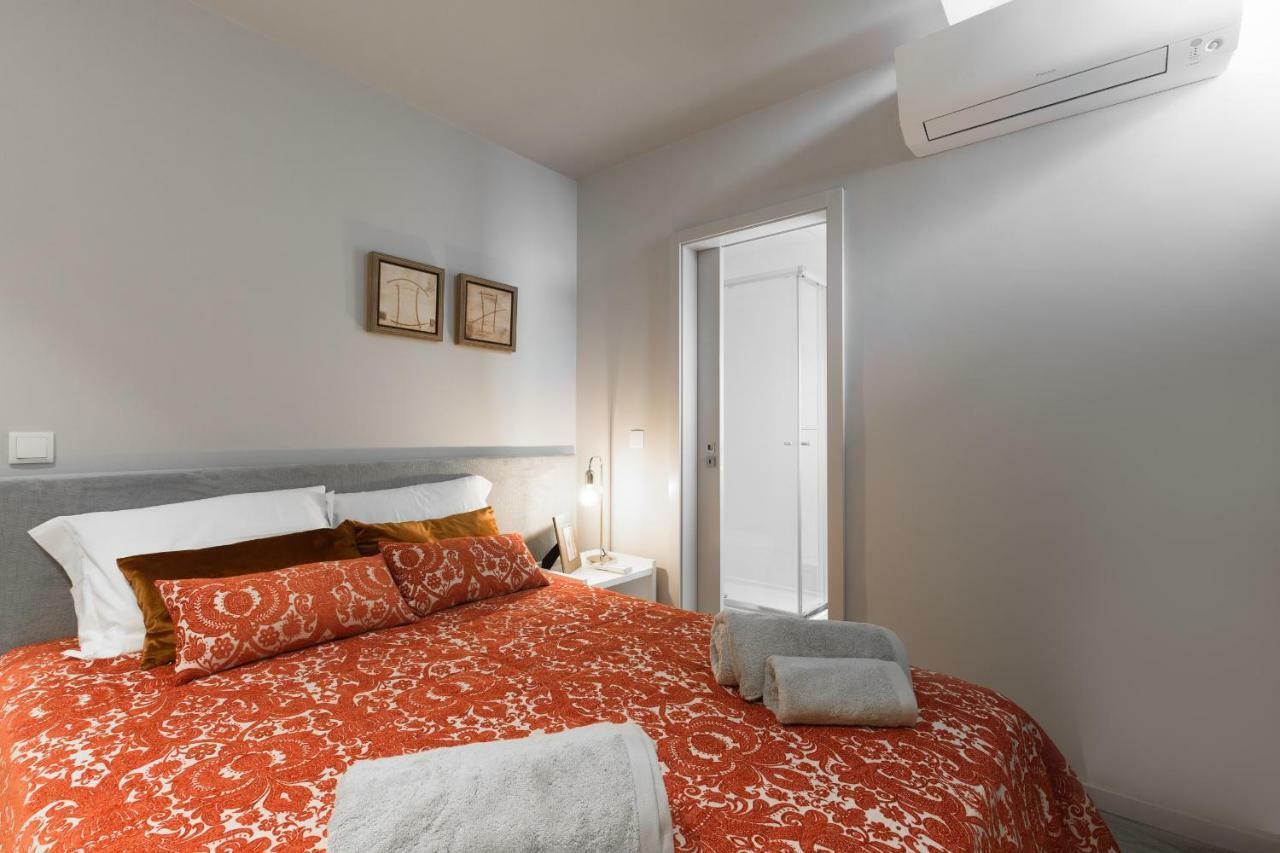 Charming Luxurious Flat With Garage By Host Wise Apartman Porto Kültér fotó